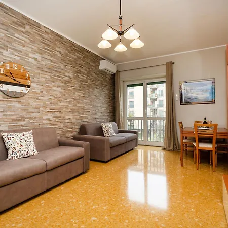 Lägenhet Big Air Conditioning Wifi Netflix 90 Mq Rom